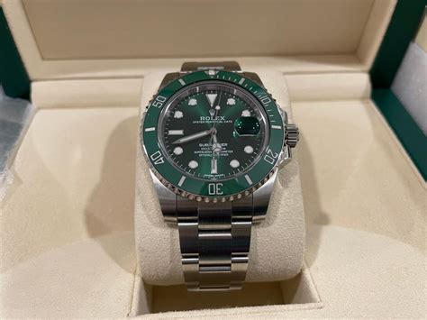 Vendesi Rolex Submariner Submariner mai indossato.